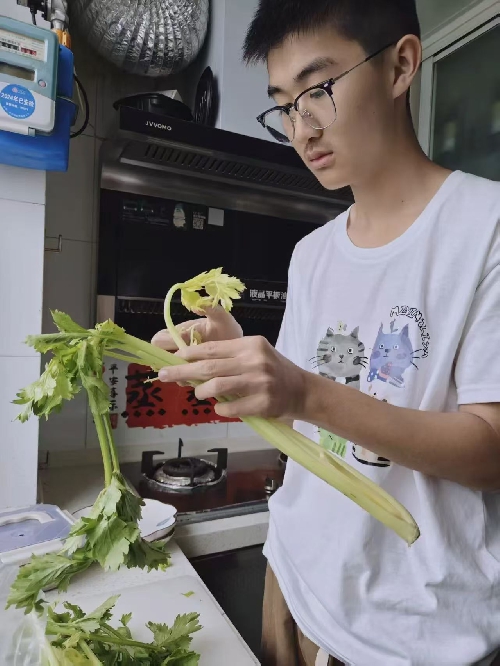 校园之星 | 王江河：以行践言，润养童心